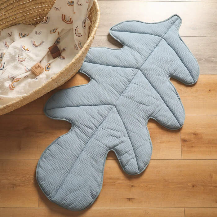Tapis de jeu pour bébé en forme de feuille verte