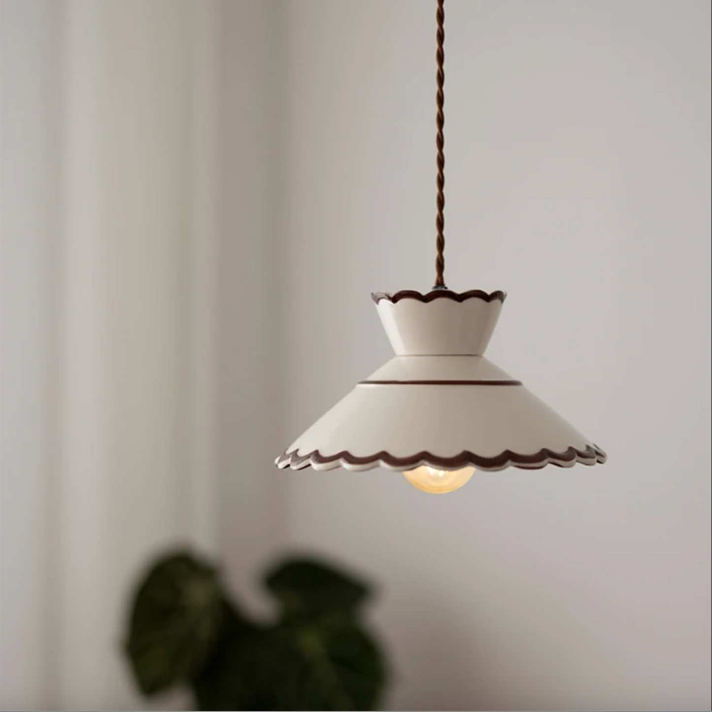 LumoArt - Illuminez Votre Espace avec une Lueur Chaleureuse et Distinctive Peinte à la Main