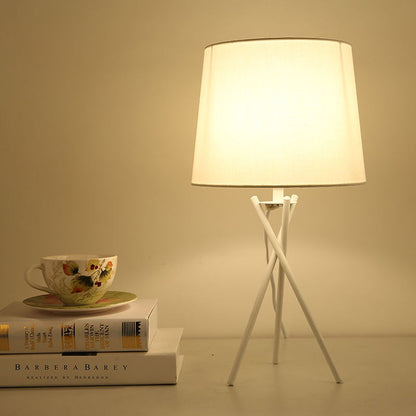 Lampe de Table Élégante avec Abat Jour en Tissu – coloris Blanc