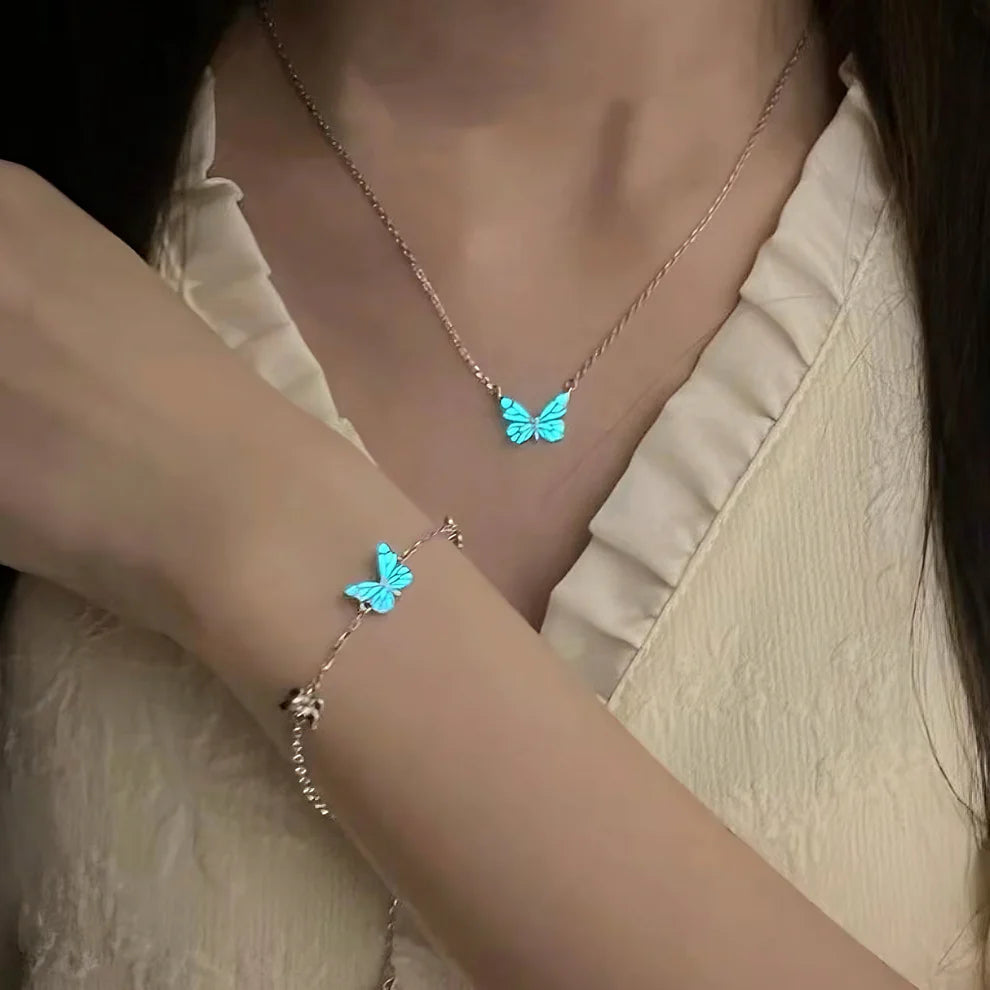 LumiVita - Bijoux à l'Éclat Doux, Sublimant Votre Look du Soir