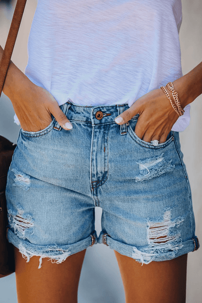 Short Déchiré en Jean Femme – Ligne Épurée