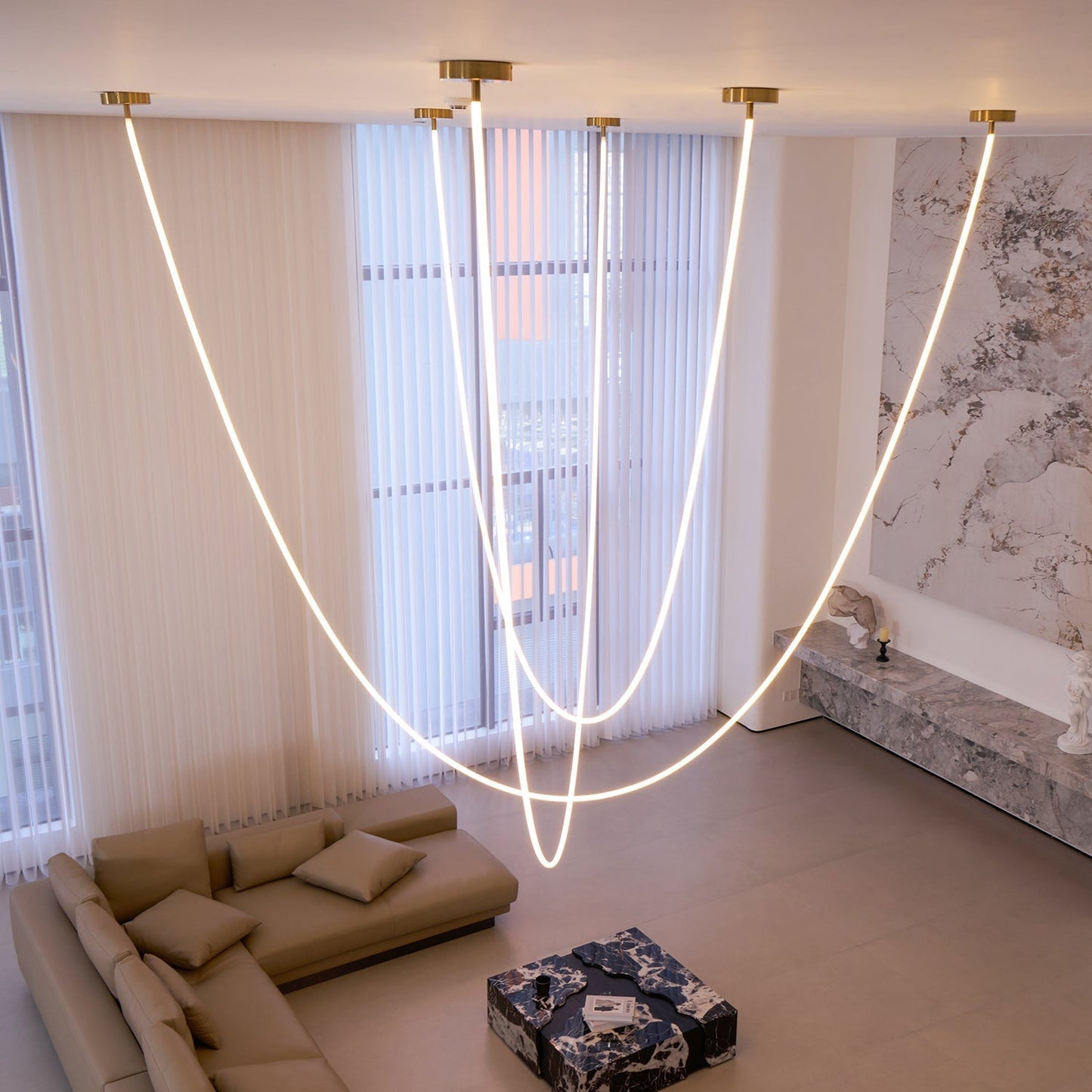 FlexGlow - Personnalisez N'importe Quel Espace avec un Éclairage LED Flexible