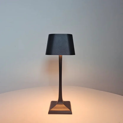 Lampe de Bureau LED Compacte Carrée – coloris Noir