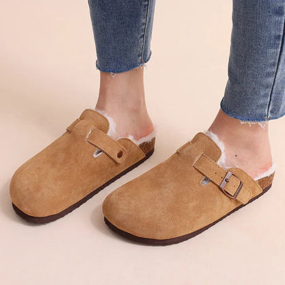 Pantoufles Fourrées Douces pour Homme et Femme – coloris Marron
