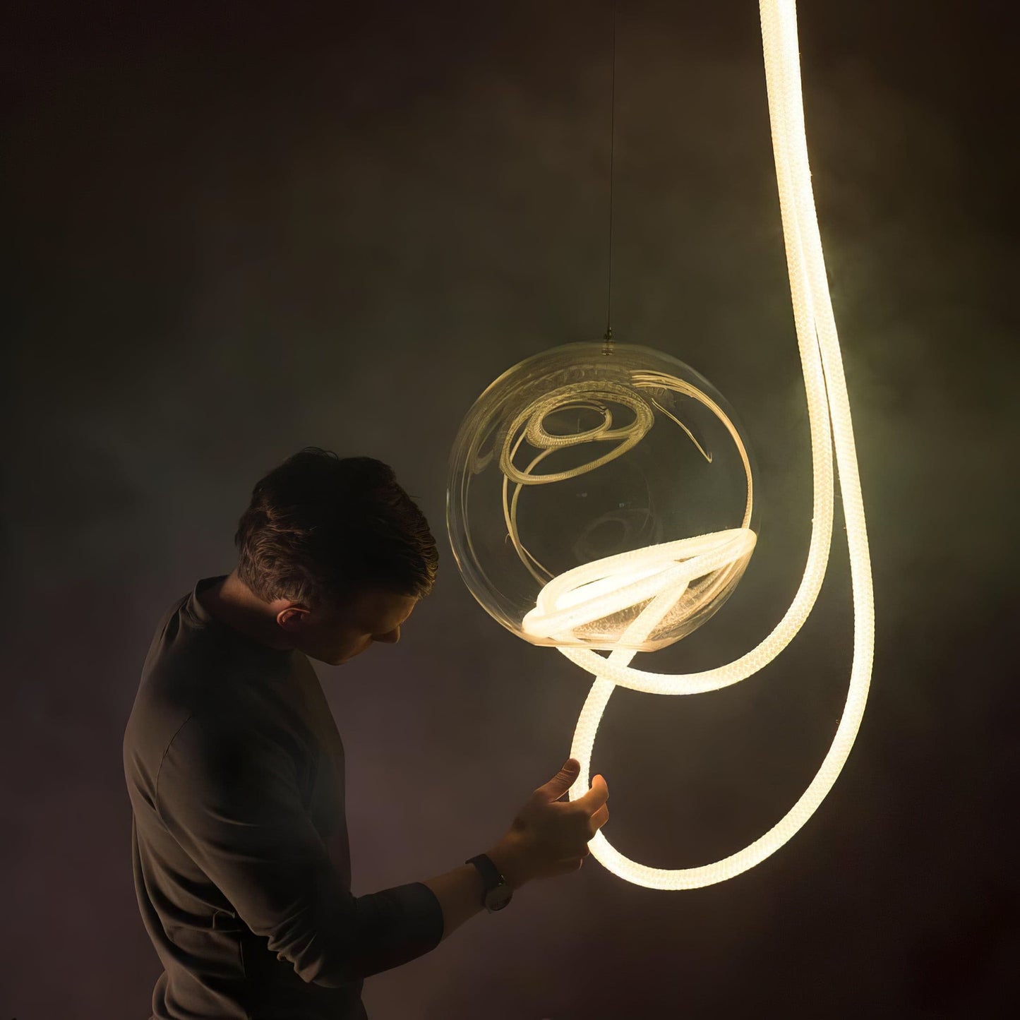 FlexGlow - Personnalisez N'importe Quel Espace avec un Éclairage LED Flexible