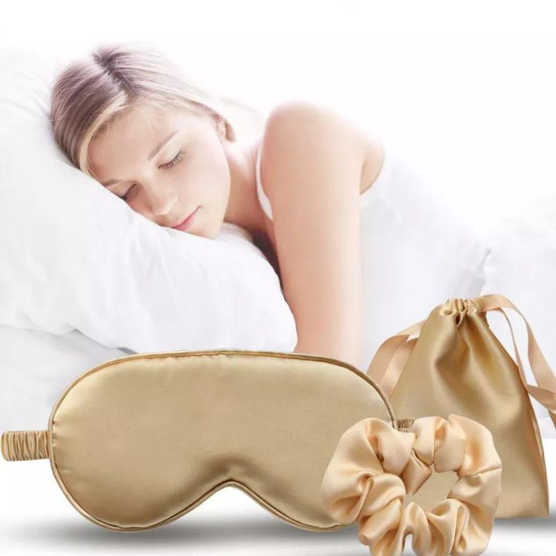 Masque Nuit Luxe Soie Douce | Réparateur & Anti-Fatigue Voyage | Le Sac du Voyageur