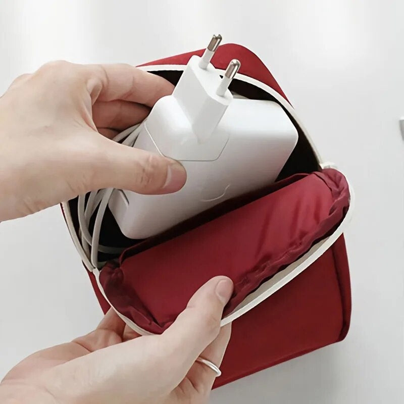 Organisateur Câbles Voyage Compact Rangement Tech Facile | Le Sac du Voyageur