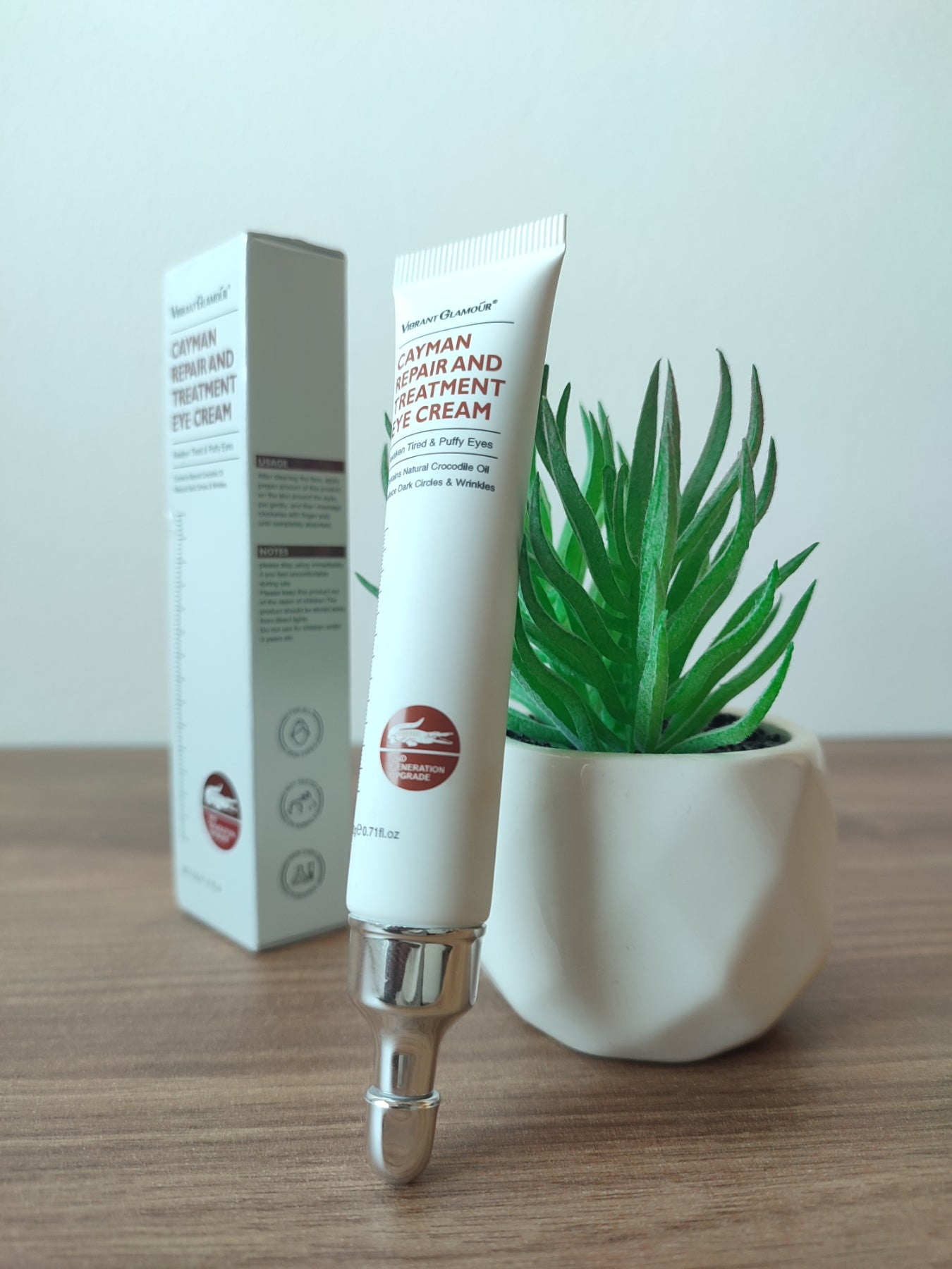 EyeShine™ - Nourrit et réhydrate la peau du contour des yeux
